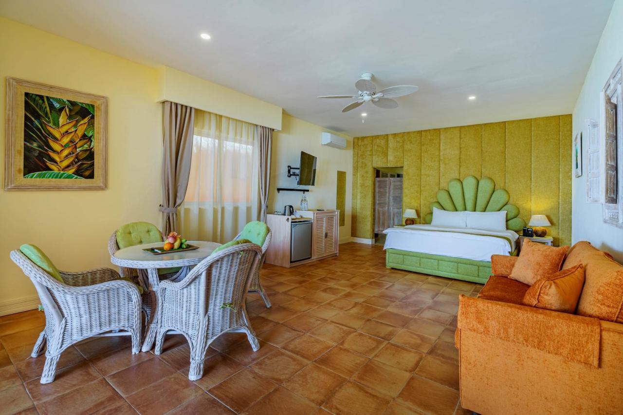 Coco Grove Beach Resort, Siquijor Island Dış mekan fotoğraf Deluxe Suite