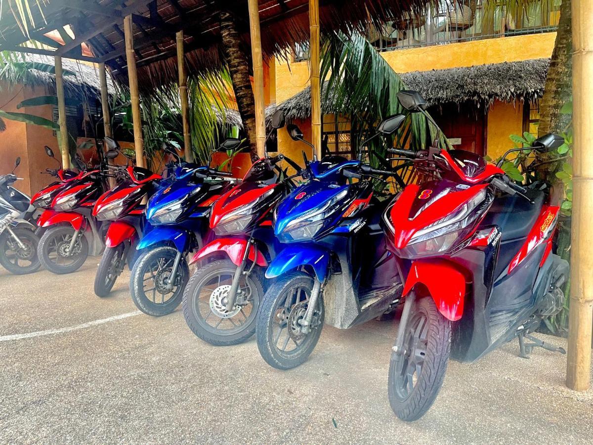 Coco Grove Beach Resort, Siquijor Island Dış mekan fotoğraf Honda Click 125i