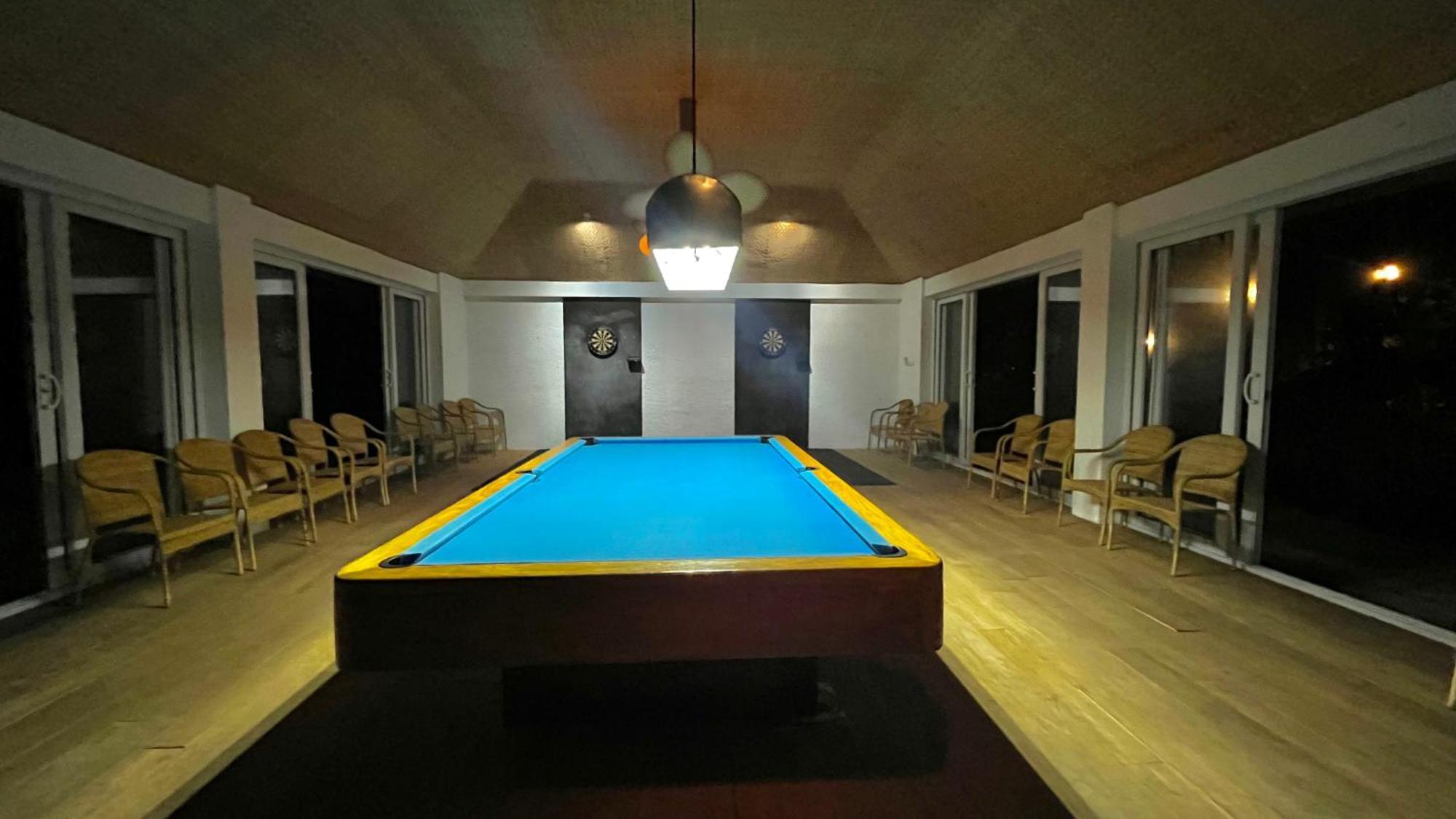 Coco Grove Beach Resort, Siquijor Island Dış mekan fotoğraf The pool table at the 2016 World Championships